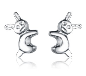 Fashionable silver earring